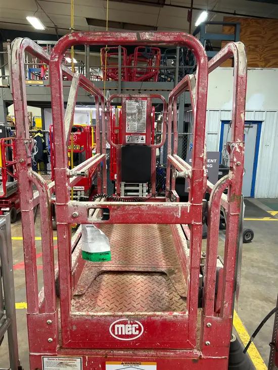 2019 MEC MICRO 26 Scissor Lift