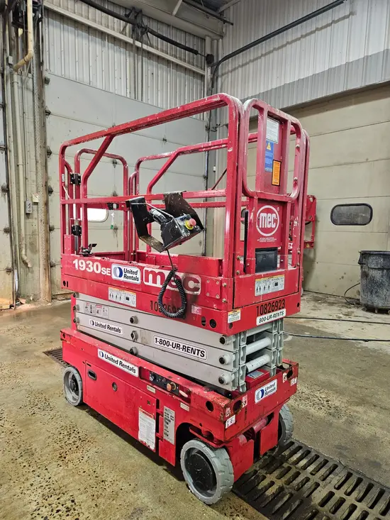 2018 MEC 1930SE Scissor Lift