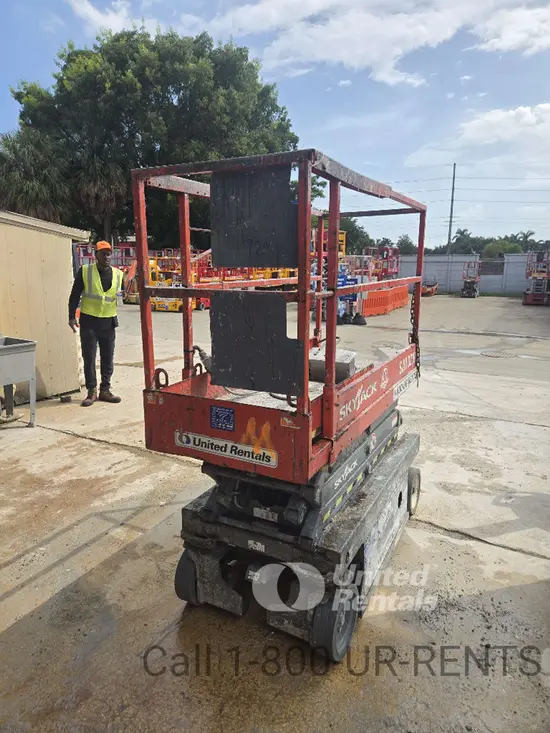 2015 Skyjack SJIII3219 Scissor Lift