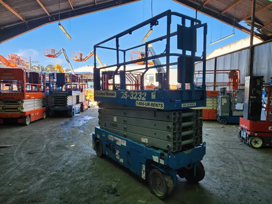 2017 Genie GS-3232 Scissor Lift