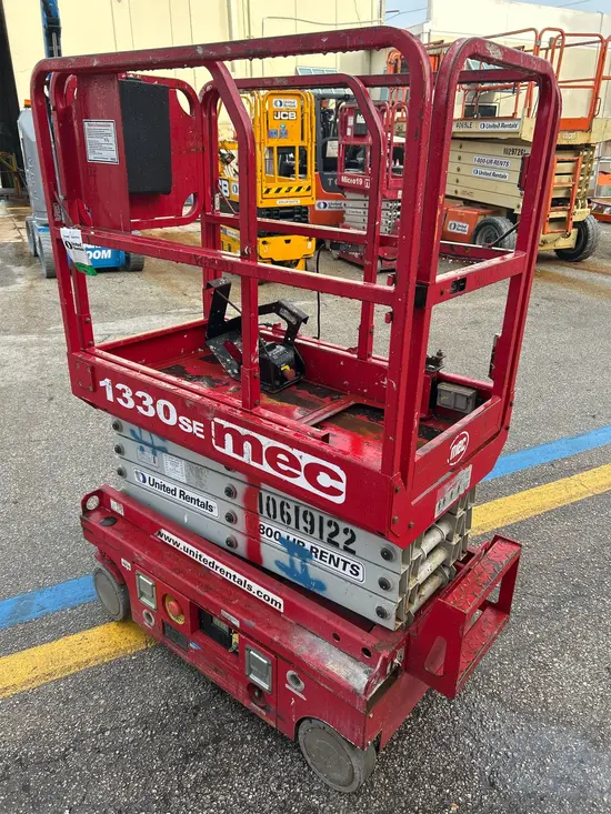 2017 MEC 1330SE Scissor Lift