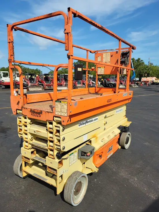 2017 JLG 3246ES Scissor Lift