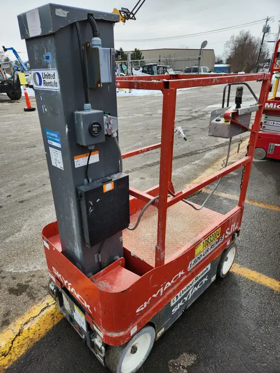 2018 Skyjack SJ12 Self-Propelled One-Person Lift