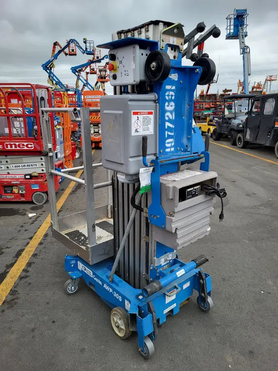 2018 Genie AWP-30SDC Pusharound Lift