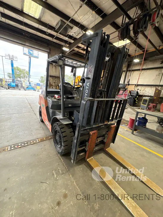 2019 Toyota 8FD35U Warehouse Forklift