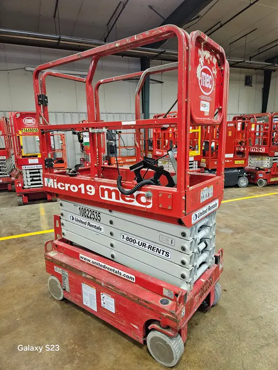 2018 MEC MICRO 19 Scissor Lift