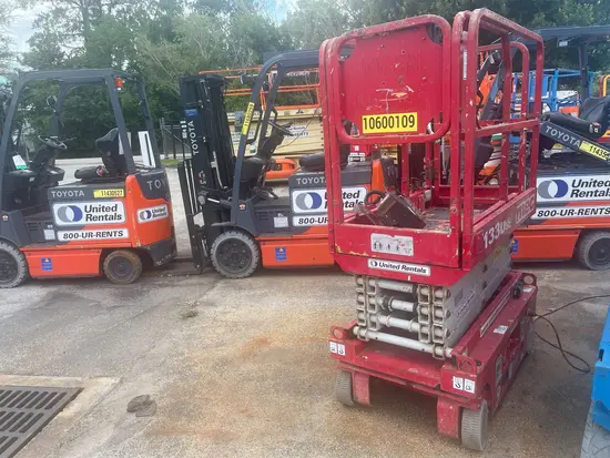 2017 MEC 1330SE Scissor Lift