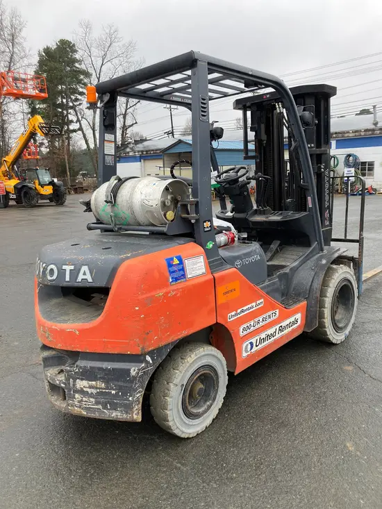 2019 Toyota 8FGU30 Warehouse Forklift