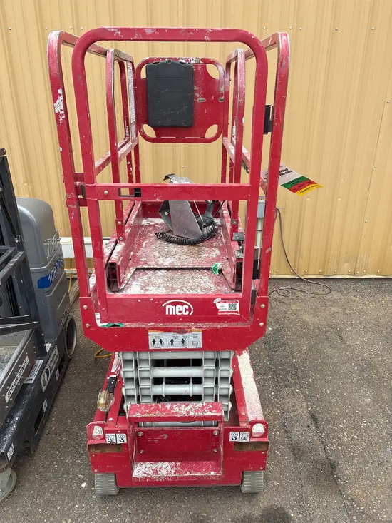 2019 MEC MICRO 19 Scissor Lift