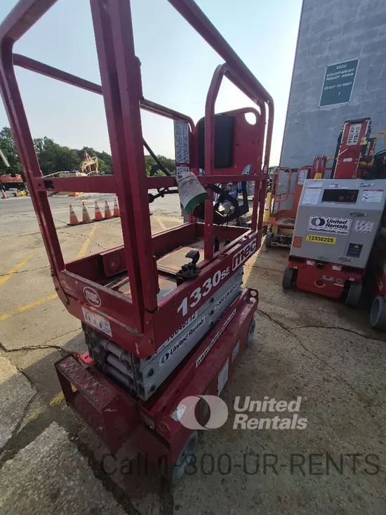 2017 MEC 1330SE Scissor Lift