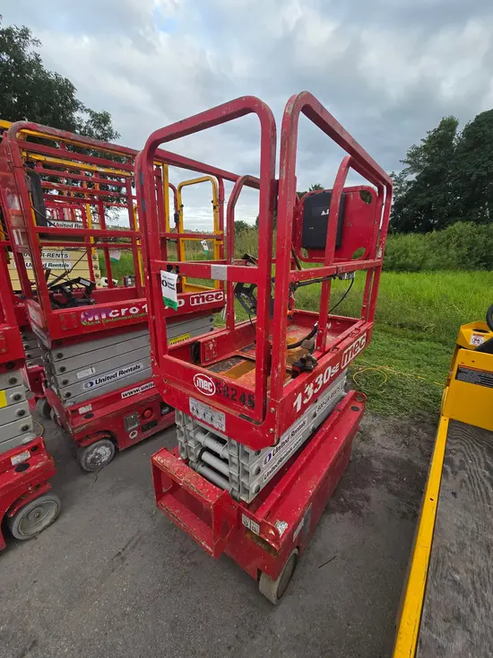 2018 MEC 1330SE Scissor Lift