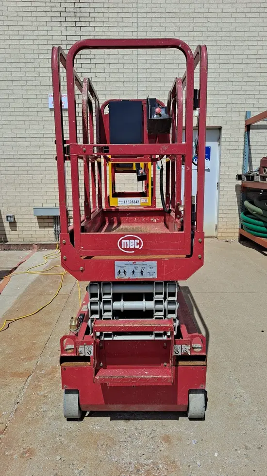 2018 MEC 1330SE Scissor Lift