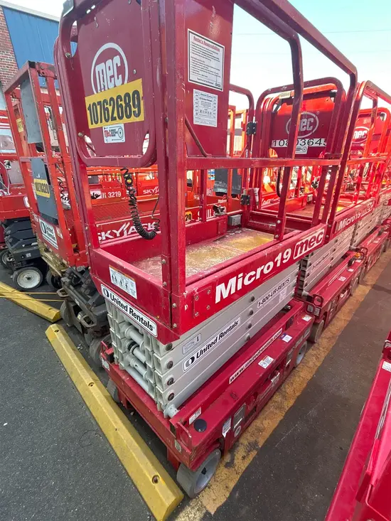 2018 MEC MICRO 19 Scissor Lift