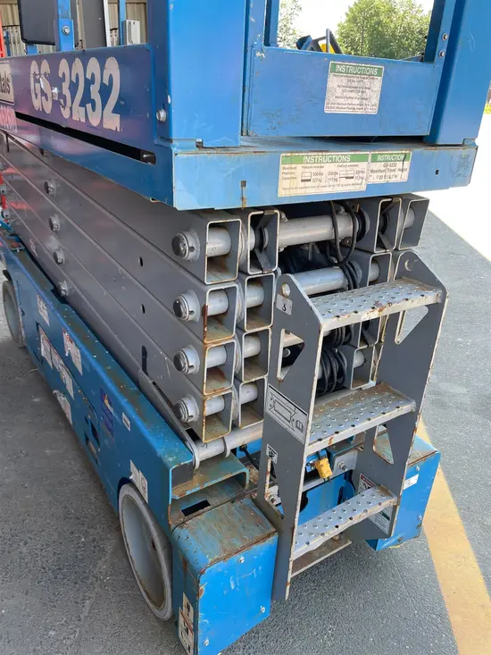 2017 Genie GS-3232 Scissor Lift