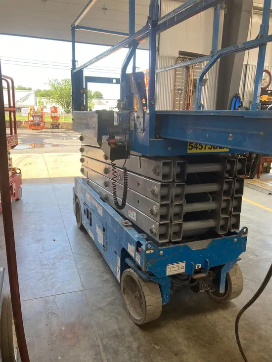 2017 Genie GS-3232 Scissor Lift