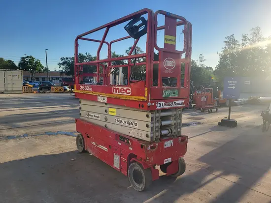 2017 MEC 2632SE Scissor Lift