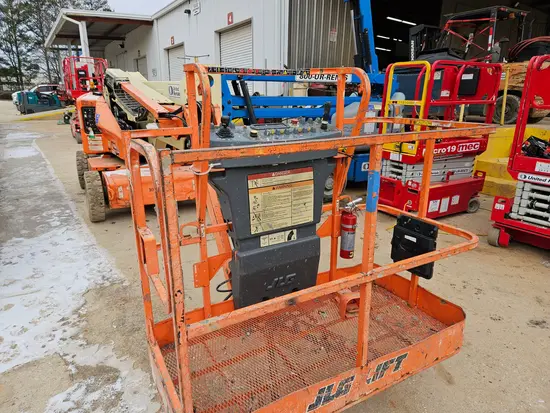 2016 JLG E450AJ Articulating Boom Lift