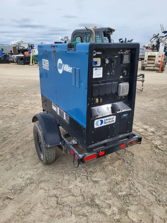 2021 Miller Welders Big Blue 500 Welder