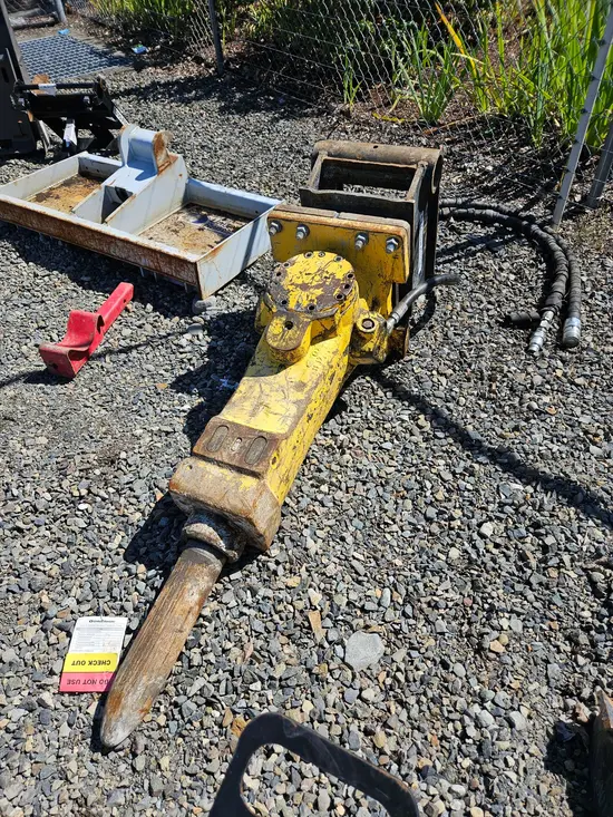 2017 Atlas Copco SB 452 Attachment