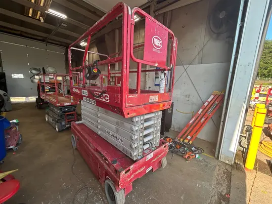 2017 MEC 4046SE Scissor Lift