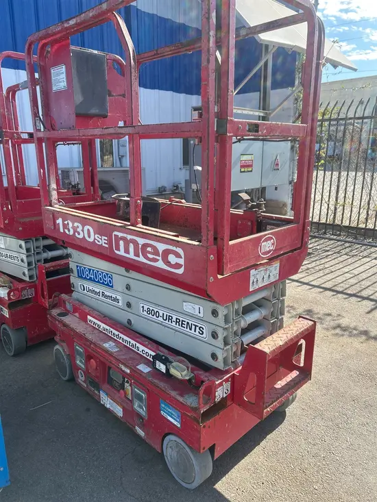 2018 MEC 1330SE Scissor Lift