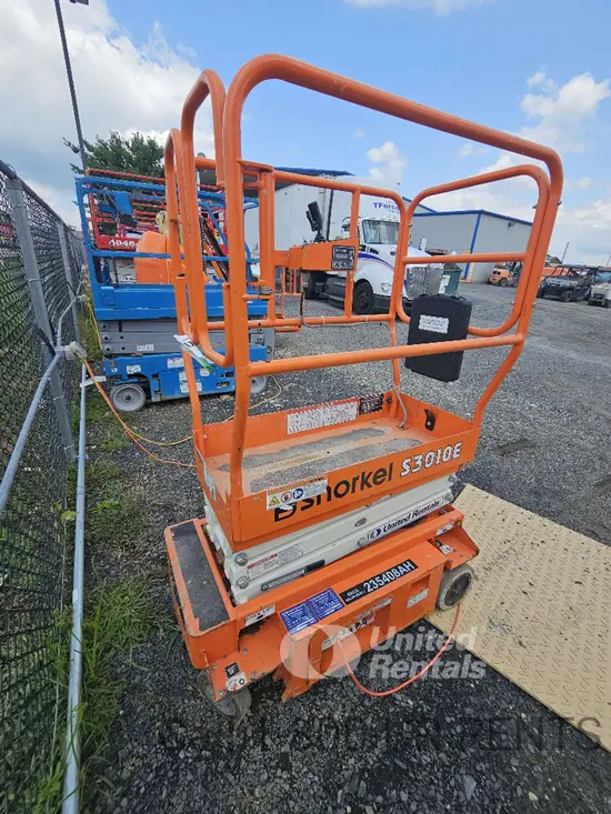 2019 Snorkel S3010E Scissor Lift