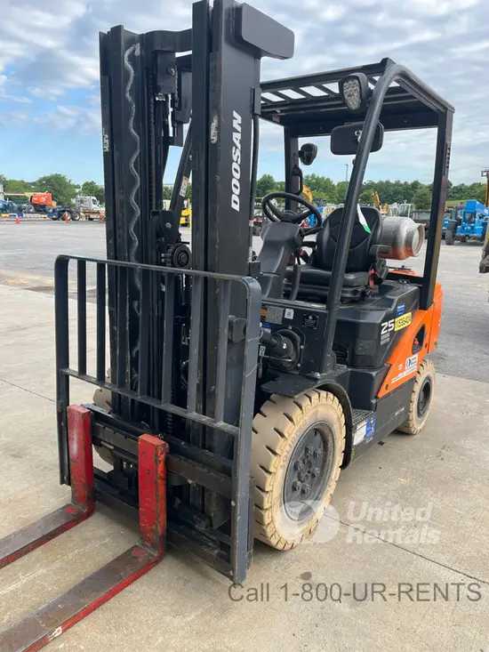 2022 Doosan G25E-7DF Warehouse Forklift