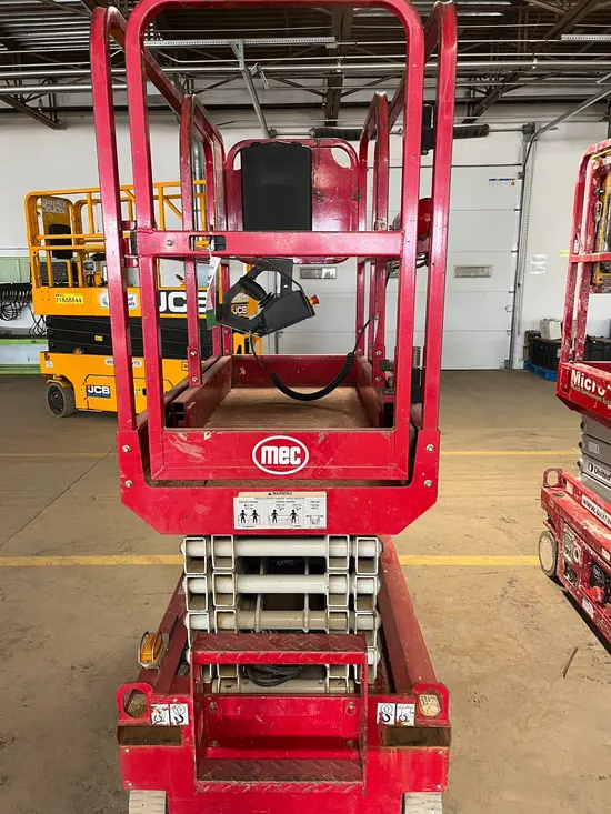 2018 MEC MICRO 19 Scissor Lift