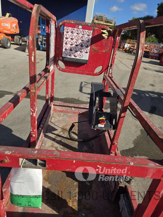 2017 MEC 1330SE Scissor Lift
