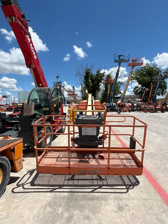 2017 JLG 800S Boom Lift
