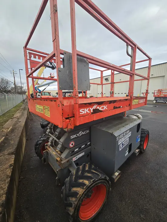2018 Skyjack SJ6832RT Rough Terrain Scissor Lift