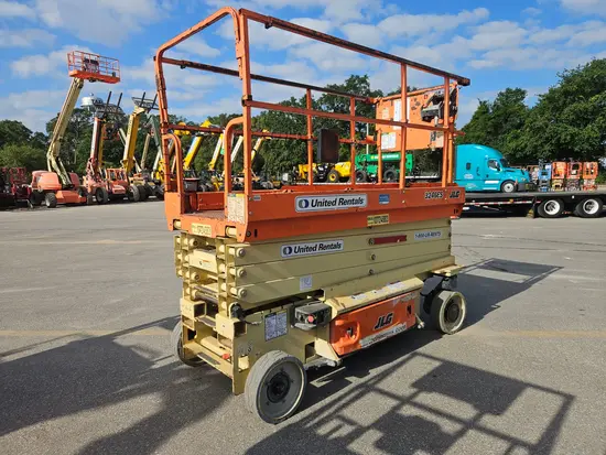 2018 JLG 3246ES Scissor Lift