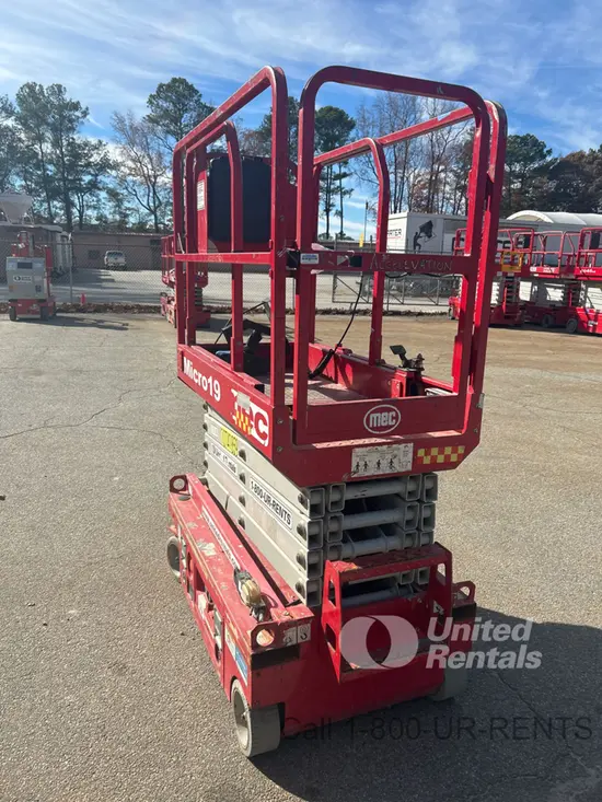 2018 MEC MICRO 19 Scissor Lift