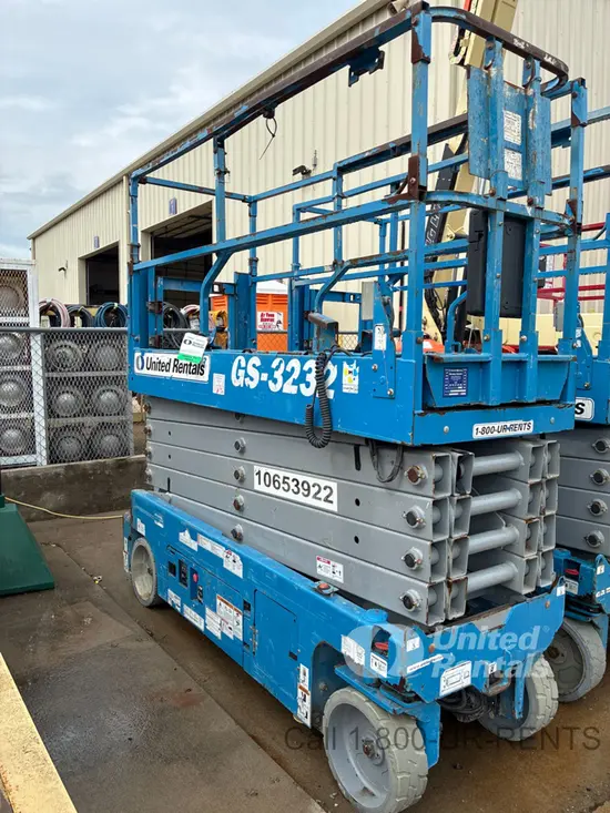 2017 Genie GS-3232 Scissor Lift