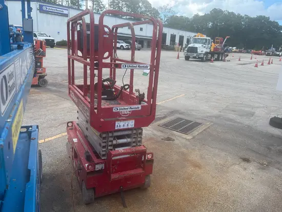 2017 MEC 1330SE Scissor Lift