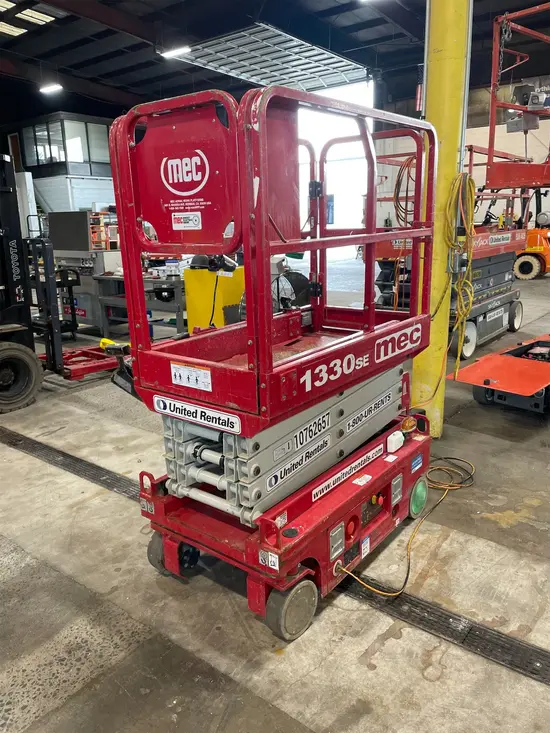 2018 MEC 1330SE Scissor Lift