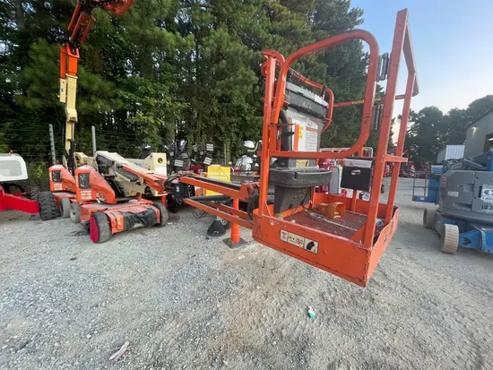 2015 JLG E400AJPN Articulating Boom Lift
