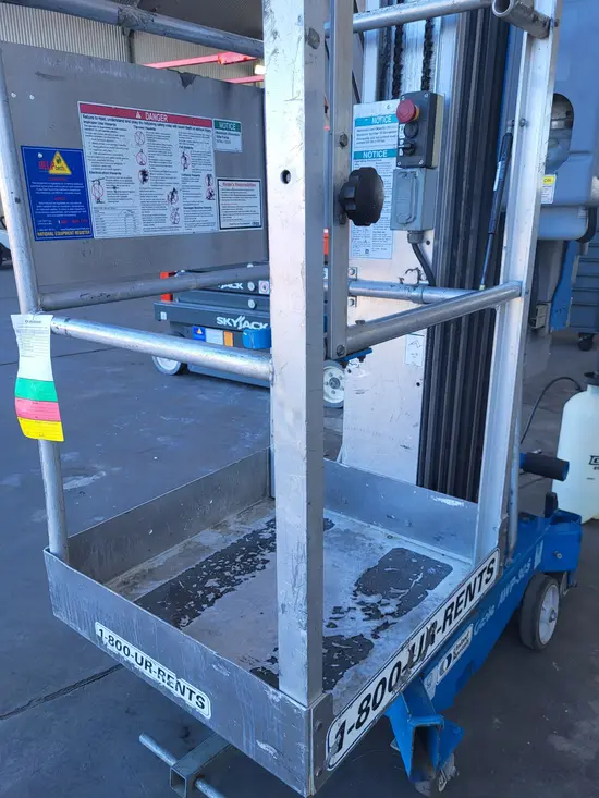 2017 Genie AWP-30SDC Pusharound Lift