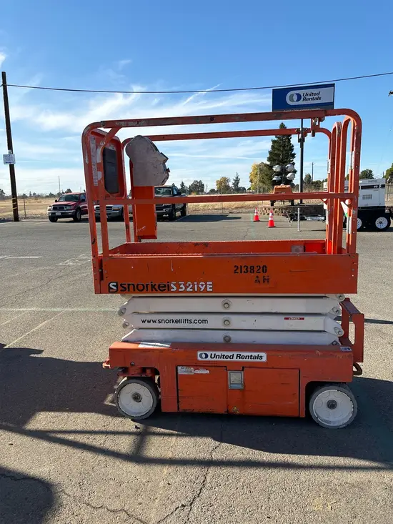 2018 Snorkel S3219E Scissor Lift