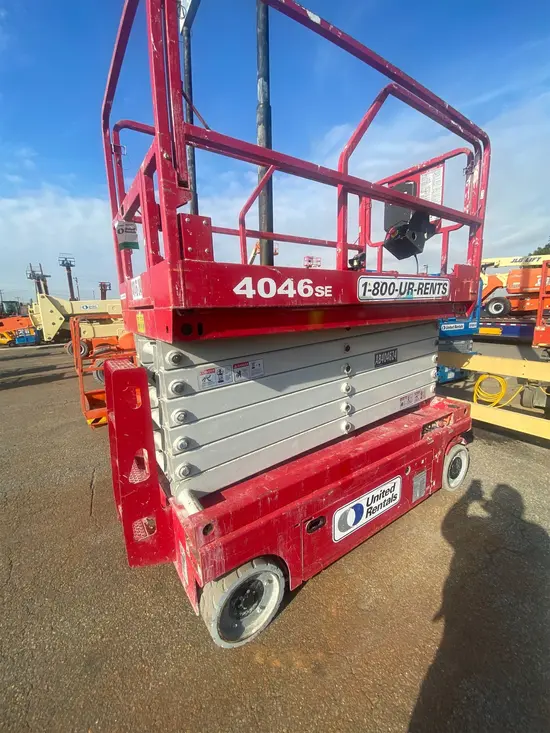2018 MEC 4046SE Scissor Lift