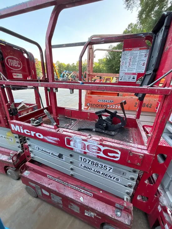 2018 MEC MICRO 19 Scissor Lift