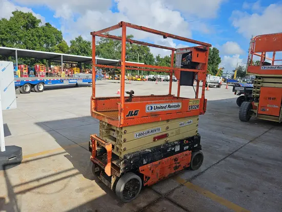 2018 JLG 1932R Scissor Lift