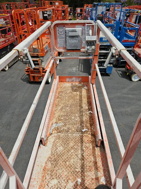 2018 Snorkel S3226E Scissor Lift