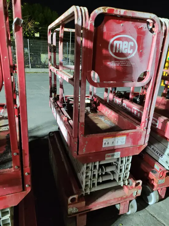 2017 MEC 1330SE Scissor Lift