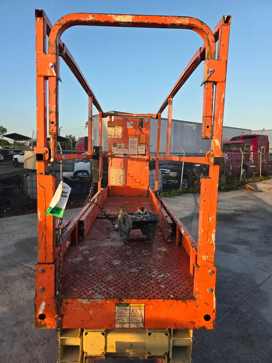 2017 JLG 2632ES Scissor Lift