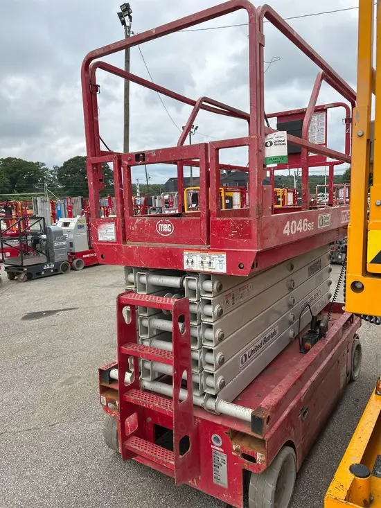 2017 MEC 4046SE Scissor Lift