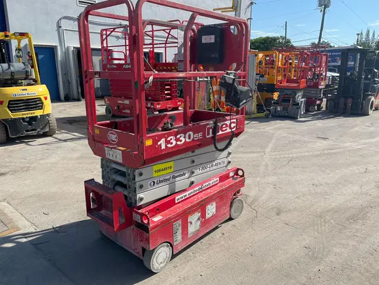 2017 MEC 1330SE Scissor Lift