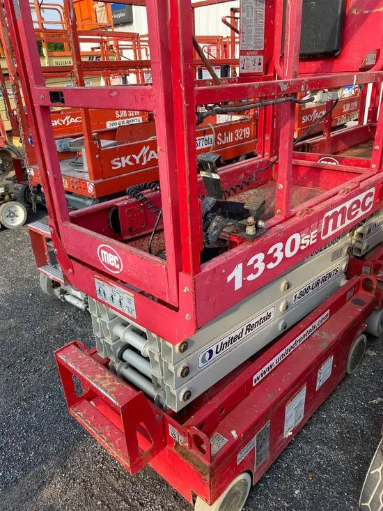 2018 MEC 1330SE Scissor Lift