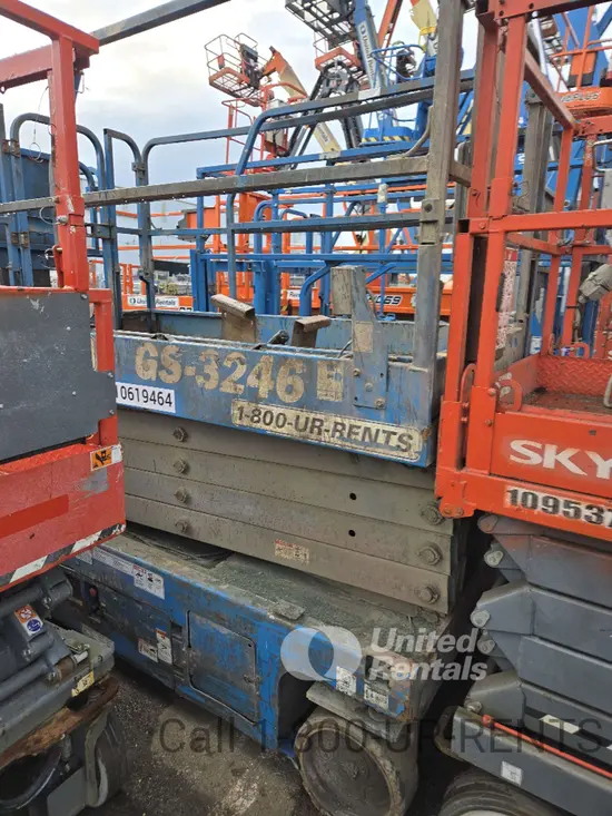2017 Genie GS-3246 Scissor Lift