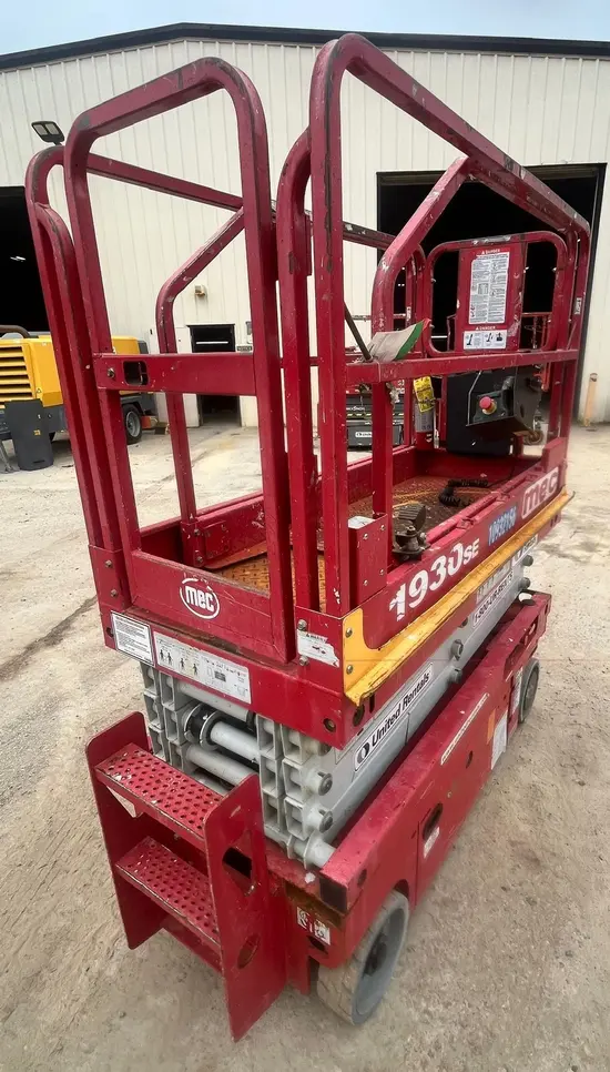 2019 MEC 1930SE Scissor Lift